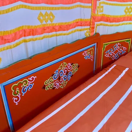 Campo de lujo Yourte Mongole Huriel