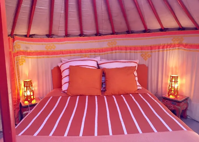 Yourte Mongole Campo de lujo Huriel